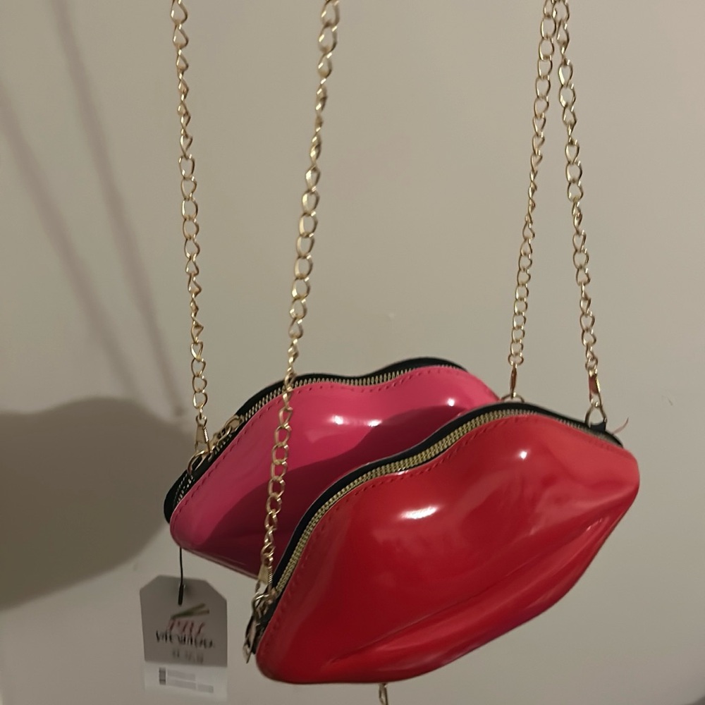 Lip Crossbody Bag